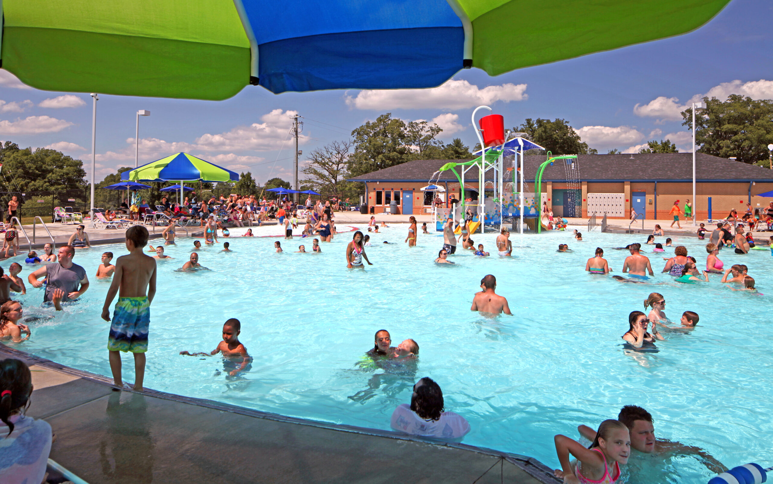AQ 0100-009 American Legion Pool, Elizabethtown, KY